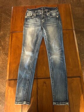 Miss Me Women's Light Blue Skinny Jeans with Whiskering